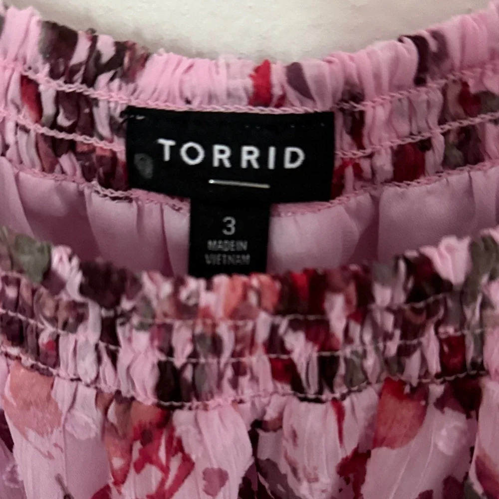 Torrid Plus size Floral Blouse Size 3x Lightweight Sheer Ruffle Sleeve Top